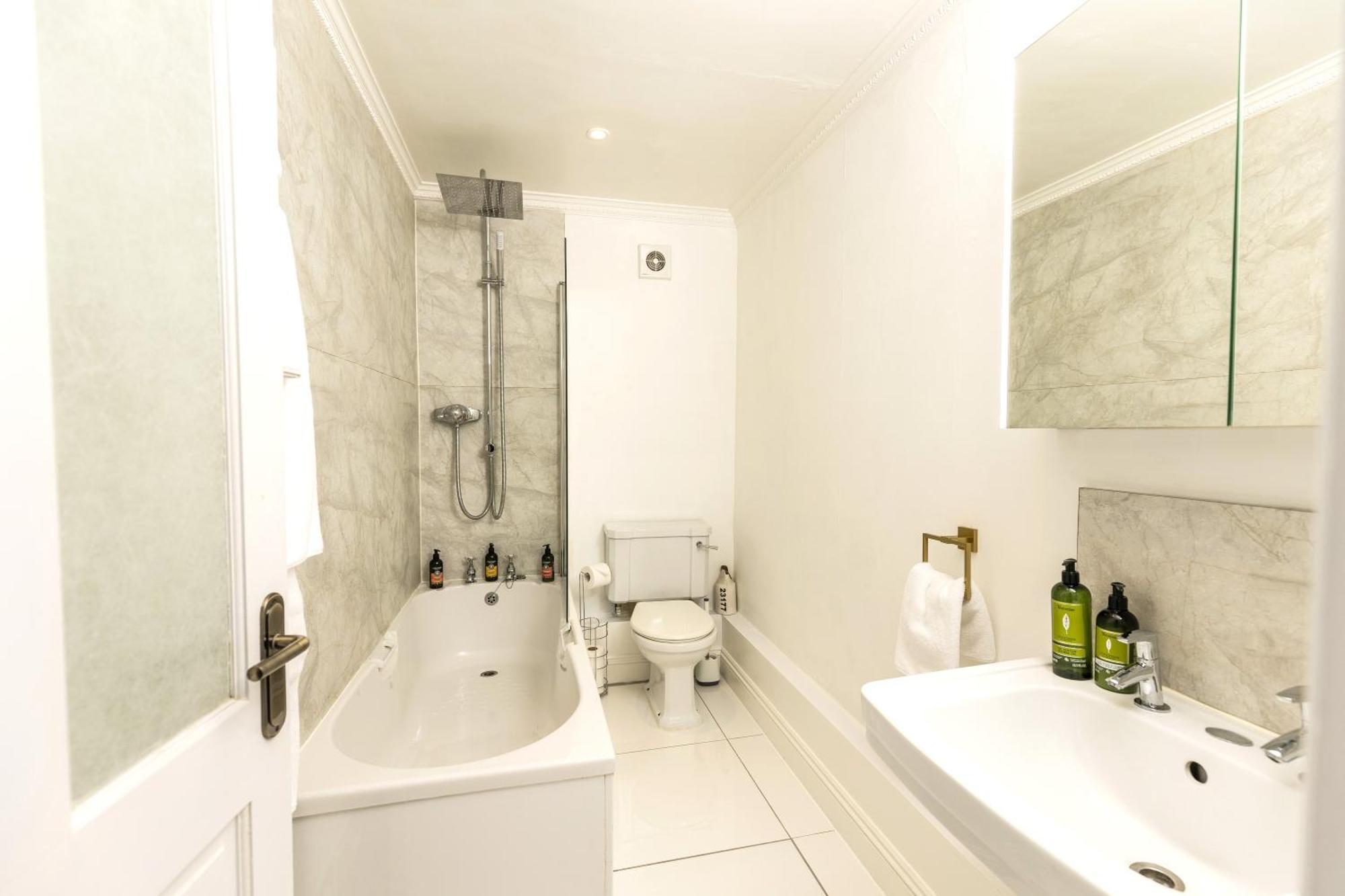 10 Sydenham - By Luxury Apartments Cheltenham Dış mekan fotoğraf